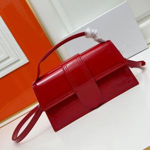Jacquemues Designer Bag röd tygväska kvinnor crossbody väska handväska vintage designer mocka läder lack läder axelväska underarmhandtag handväska