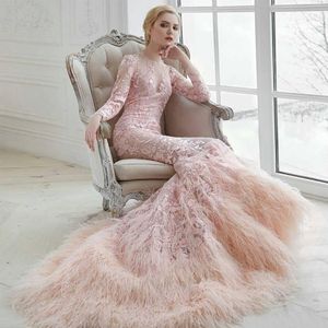 Luxury Pink Muslim Prom Dresses Feather Long Sleeves Lace Applique Trumpet Evening Gowns High Collar Sweep Train Mermaid Party Dress 228l
