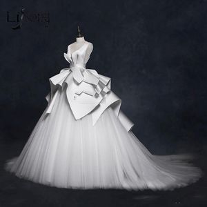 Eleganti abiti da sposa in raso e tulle abiti sexy in pizzo senza schienale su abiti da sposa strappa