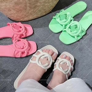 Terlik Tasarımcı Sandalet Kadın Slaytlar Beyaz 2024 Yeni Yaz Düz Plajı Terlik Lüks Tasarımcı Ayakkabı EU35-41