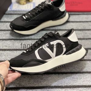 Valentine Erkek Moda V Runner VT Sneaker Dantel Nakış Yükseltilmiş Slip Sports Pano Shoe Mens Pace Koşu Ayakkabıları Erkek Günü Hediyesi Sho WSiz