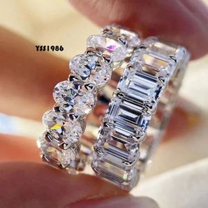 2024 Anéis de casamento Personalidade da moda Emerald Cut Moissanite Row Ring Bands Trendy Women Geométrico