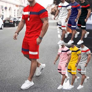مسارات الرجال الجديدة الجديدة Square Semirt 3D طباعة غير رسمية للارتداء الرياضي القميص قصير الأكمام+شورت الشارع 2 قطعة مجموعة Q2405010