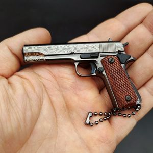 Damasco Pattern Gun Gun Toychain Pendants 1: 3 Modello Fidget Ornament 1911 Pistola Pistola Regalo per uomini Friends Friends Wood Hands 068