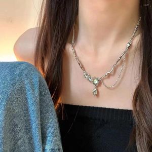 Collane a ciondolo Personalità della moda coreana Collana di nappa cristallina della catena irregolare Moonstone per donne Regalo per gioielli in acciaio inossidabile