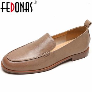 Sapatos casuais Fedonas Low Heels Women Pumps redonda do pé da primavera Verão Verão de couro genuíno