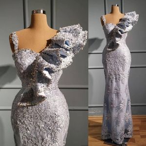 Aso ebi arabskie luksusowe seksowne sukienki wieczorne syreny koraliki kryształy koronkowe srebrne marszczy