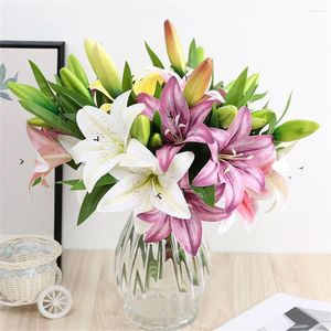 Dekorativa blommor Bröllop Artificial White Lily Fake Flower Bridal Bouquet Pography Props Garden Decoration Simulation Silk Home