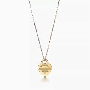 Tiffanyringly Classic T Home S925 Sterling Silver Double Tiffanyjewe Card Heart Shaped Pendant med dropplim och Diamond Plated Gold Love Tie Halsband 130
