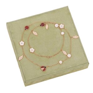 Colar pendente de qualidade 2024LUXURY com forma de folha de flores para mulheres e joias de casamento de mãe presente tem caixa ps4848 q2