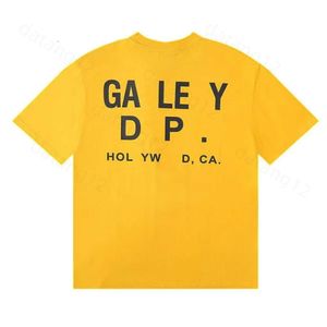 GalleryDeptshirt Mens Camiseta Designer de camiseta Galeria Galeria Crew Piante de manga curta Letras de algodão casual Verão Flor Spray Spray Print camiseta Tops de luxo 199