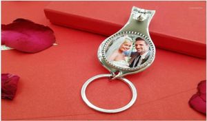 Bröllopsflasköppnare Keychain 2in1 Ölöppnare kan personlig bröllopsfavor gåvor Vinöppnare nyckelring nagelklippare7348843