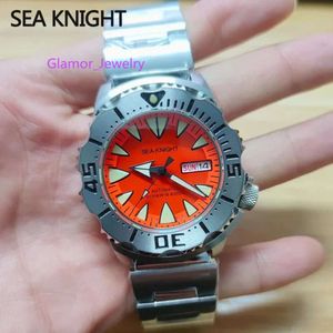 Calças Sea Knight Monster V2 Men Diver Relógio Sapphire 200m Dial à prova d'água Dial laranja Aço inoxidável NH36 Automático Wristwatchvvs