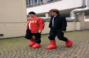 2023 MĘŻCZYZN KOBIETY RAIN BOOTS Designerowie Big Red Bot Grube Bottom Bottom Botki Rubber Platform Botie Fashion Astro Boy Size 35-44 KP6827583