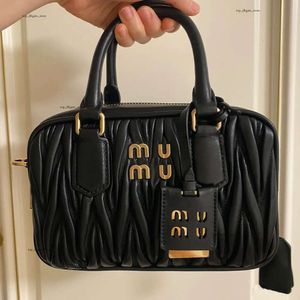 Mui Handbang Fashion Miui Matelasse Messenger Clutch S Designers Totes подмышечная сумка бродяга с кросс -кузовом кожаное плечо для боулинга 659