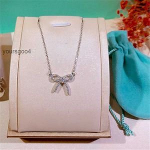 925 Sterling Silver Bow Pendant Halsband Diamond ClaVicle Chain Women Jycken Partihandel Alla hjärtans dag