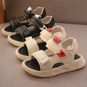 Baby Boy Sandalen Gleitungen für Kinder Schuhe Sommer weiche Leder Leicht flache Teenager Jungen Sport Sandalen Kinder Strandschuhe 240429