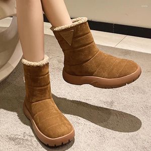 Botlar bayan ayakkabıları satışta 2024 Slip Women's Winter Yuvarlak Toe Toe Katı sürü Peluş Peluş Sıcak Rahat Orta Kalif