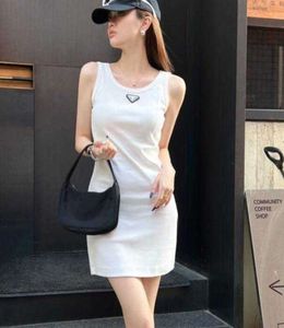 Ny 24SS P Designer Womens Casual Dresses Summer Fashion Brands Topps Tank Dress Sticke Cotton Sleeveless Solid Sexig elasticitet Kvinnor Minikjol 3320ESS