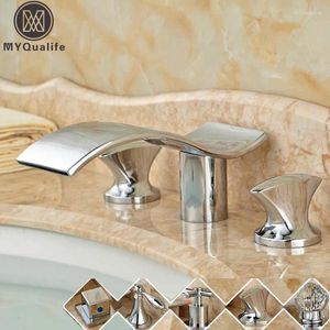 Waschbecken Wasserhähne moderne Wellenform Wasserfall Badewanne Wasserhahndeck mit zwei Griffen Becken und Kaltmixer Taps