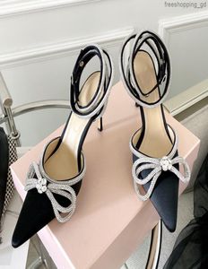 مصممي ماخ صنادل نسائية أزياء الأزياء أحذية ساتان القوس البلورة من أصل راينستون الحذاء المسائي 9 سم الكعب 3999217