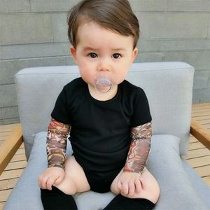 Baby Bodysuit Jungen Mädchen Tattoo gedruckt Patchwork Jumpsuit Geborene Kostüm lässig Outfits Kleinkind Kinderkinder Kleidung Bodysuits 240511