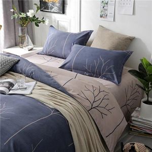 Набор постельных принадлежностей дома текстиль с тремя частями набором одеяла