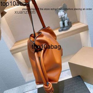 Сумки для сумок Loewebeb Outlet Bead Bag Fashion Flamenco Totes Дизайнерские ручные кошельки Женщины Loewcbag Bulloon Buckge Buckbag Straddle 30 см в стиле Le Nhaz