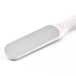 2024 1 PCS Foot Scraper Foot File Callus Remover rostfritt stål Portable Rasp Colossal Foot Grater Scrubber Pro för våta torra fötter för