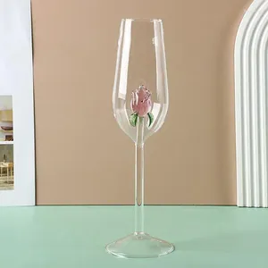Vingglasögoncocktail med Rose inuti 220 ml Crystal Goblet Flower Cup för festbröllop