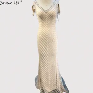 Abiti per feste Dubai Salver Sleevelezza Luxury Evening 2024 Ultima design a V-Neck Sexy Mermaids Gowns Serene Hill LA60812
