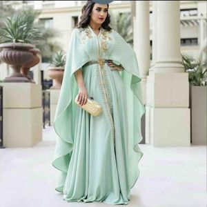 Minzgrüne formale Abendkleider mit langen Ärmeln Luxusgold Stickerei Detail Kaftan Caftan Arabisch Abaya Anlass Prom Kleid 271y