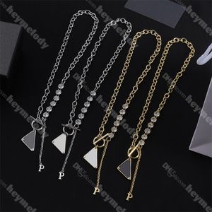 Diamond Chain Triangle Pendant Halsband Crystal Golden Halsband Designer Letter Halsband