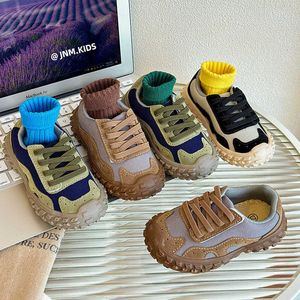 Sneakers Korean version of childrens ugly and cute canvas shoes for spring autumn 2024 casual sports boys girls anti kick tire soles baby trendy H240513