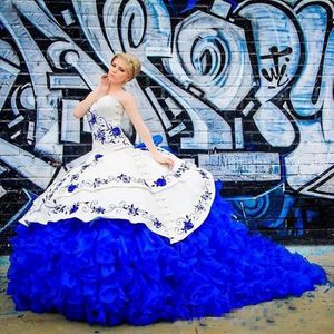 Винтажные белые и королевские синие вышивки Quinceanera Plays Prom Prom Ball Hone