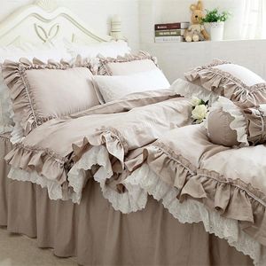 Sängkläder sätter europeiska khaki Set Double Ruffle spets täcke omslag elegant sängöverdrag lakan bröllop dekor kläder