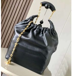 Quality Designer Squeeze Hobo in Nappa Lambskin Leather One Shoulder Large Capacity Shopping Tote Bags Gold Hardware Chain Baguette Women Fashion Purse