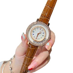 Mode Diamond Womens Watches Top Brand Leather Strap 32mm Luxury Lady Watch Crystal Arvurs för kvinnor Födelsedag Valentine's Day Christmas Gift Relojes Mujer