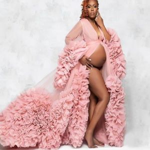 Pink Ruffles moderskapsklänningsrockar för fotografering eller baby shower chic kvinnor prom klänningar långärmad fotografering mantel brudklänningar 195r