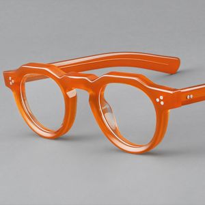 Retro -Brillenrahmen können mit Myopia -Frames kombiniert werden