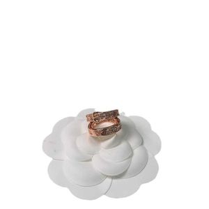 Novo anel de cabeça de cinto de Westwoods para Westwood Saturno para mulheres de alta qualidade e design de pequenas formas de duas camadas de diamante espumante em camadas