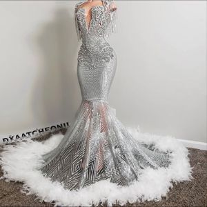 Sparkly Silver Crystal Mermaid Prom Kleider 2023 Perlen Paine Black Girls Abendkleid mit federn ärmellosen Partykleidern Robe de 293w