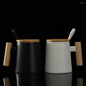 Canecas de canecas Cemanda de cerâmica simples e criativa Cúpula de café de grande capacidade de capa de café com colher de tampa
