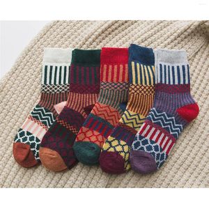 Women Socken 5 Pack Produkte Vintage Print Wind Women's Medium Tube Factory Großhandel Paare Mittelstrümpfe