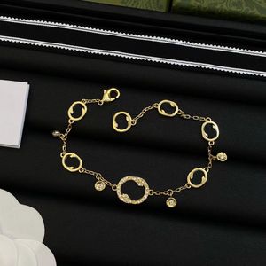 Gold Silber Roségold Buchstabe Kette Armband Halskette Modedesigner Armband für Frauen Persönlichkeit Halskette Valentinstag Hochzeitsgeschenk Designer Schmuck.