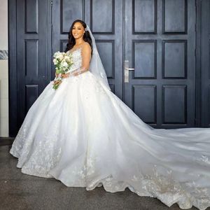 Luksusowa biała sukienka ślubna 2024 O-Neck z koralikami aplikacji długie rękawy suknia balowa kaplica