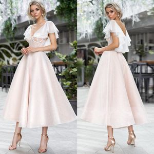 Reflektierende V-Ausschnitt-Spitze Eine Linie Cocktail-Kleid Chic Applique Cap Sleeve Rückenfreie Tee-Länge formelle Party Kurzzeit Abendkleider plus Größe 247r