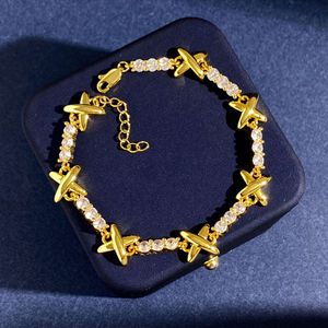 S925 Silver Tiffanyjewelry Heart Pendants Versione coreana di INS Luxuria intarsiata Bracciale in metallo Glossy x personaggio Shiny Shiny Shiny Full Diamond 18k Go Go