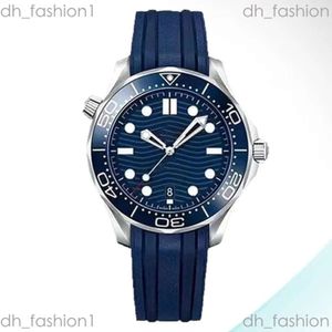 Box Designer ManのOMGウォッチ高品質のムーブメントウォッチクロノグラフMontre OMG Luxe Homme Uhr with Box Men S Sapphire Glass Mechanical Watch 24SS 454