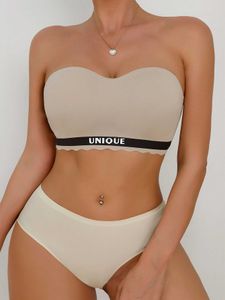 Bras sätter stropplösa icke -glid- och spårfria bh -stil underkläder för kvinnor som samlar behåar som avslöjar och osynliga bröstförpackningar Y240513